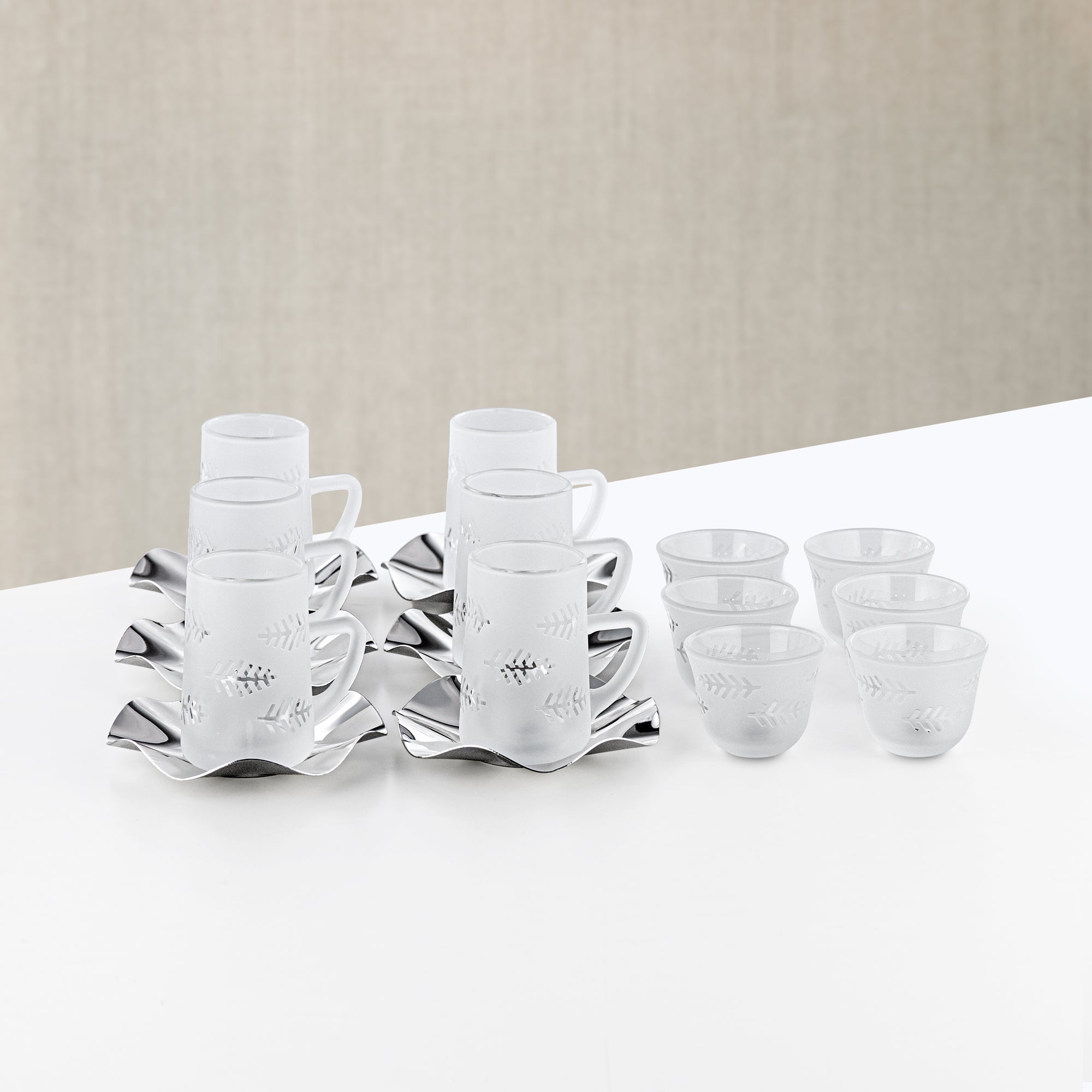 طقم شاي وقهوة عربية المرجان ١٨ قطعة من زجاج فروست وستانلس ستيل