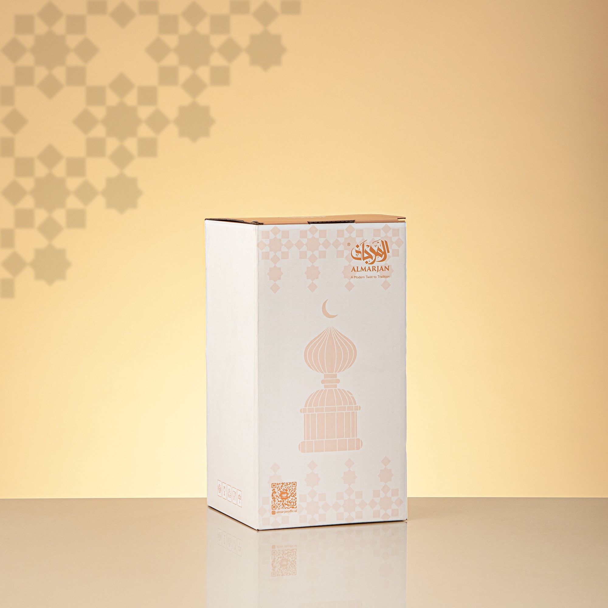 Almarjan Minaret Table Decoration 22cm x 10cm Transparent Green with Golden Lines & Crescent Moon – Noor Al Layali