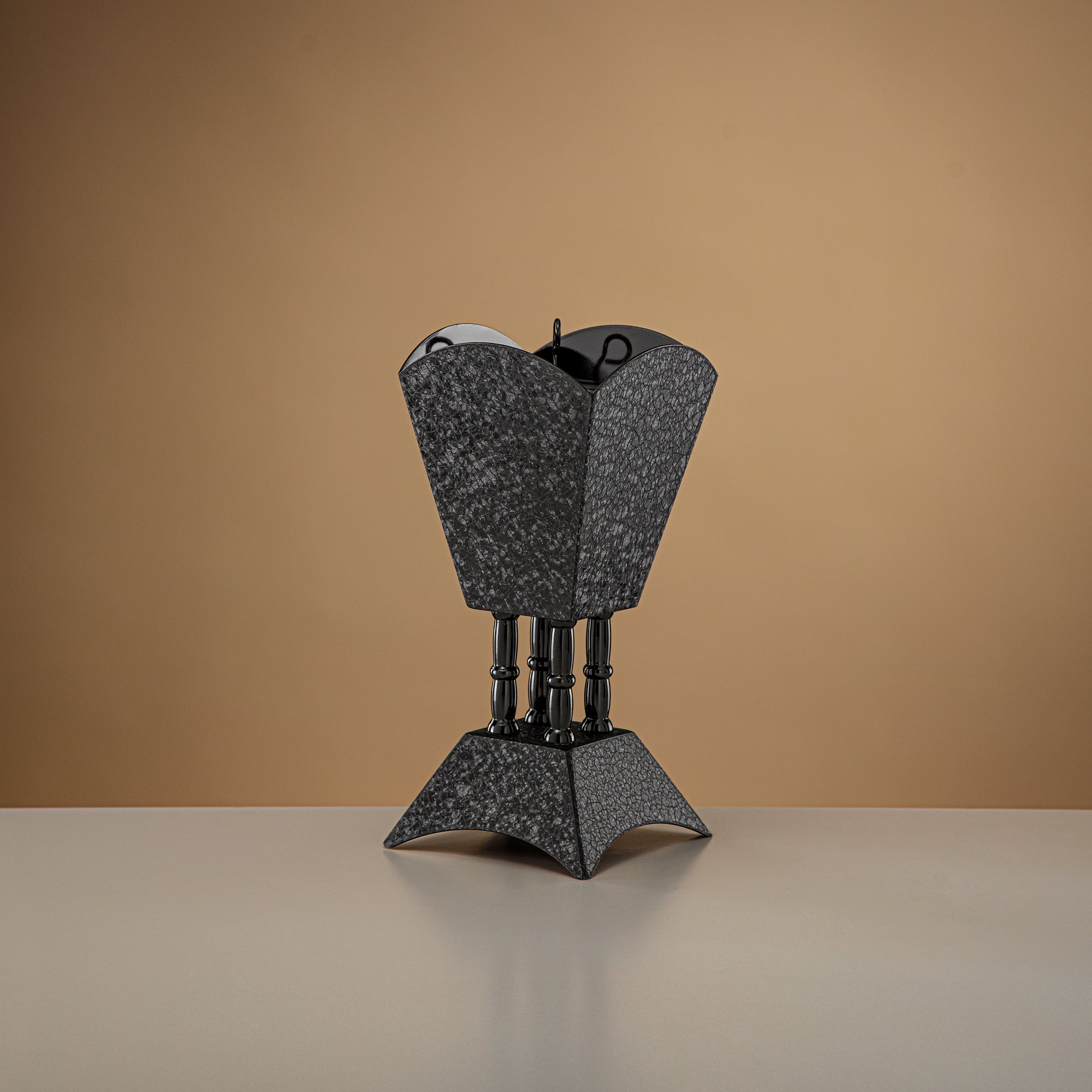 مبخرة المرجان باللون الأسود 20.5 سم