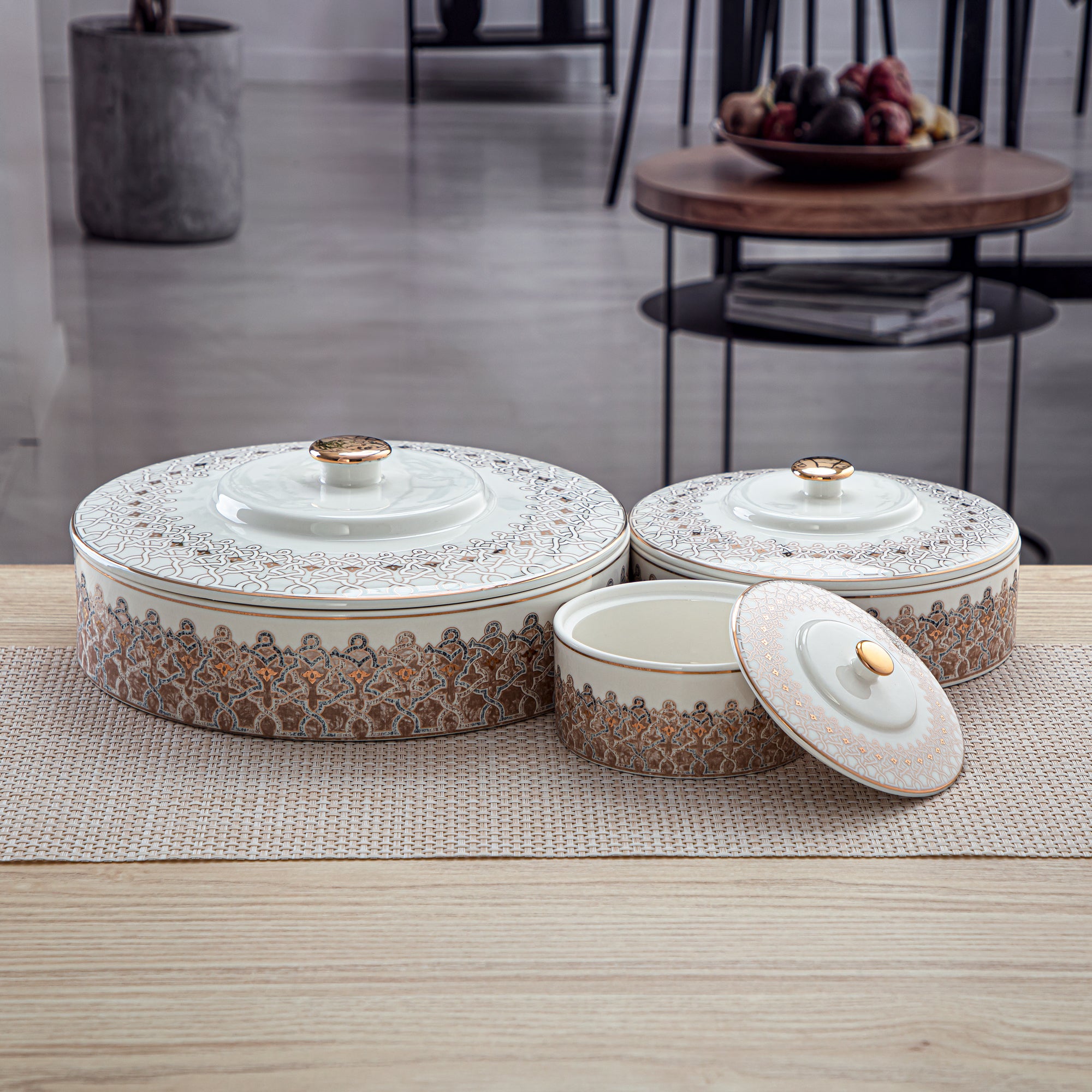 وعاء بورسلين من تشكيلة فنون بغطاء 11 سم - 2494