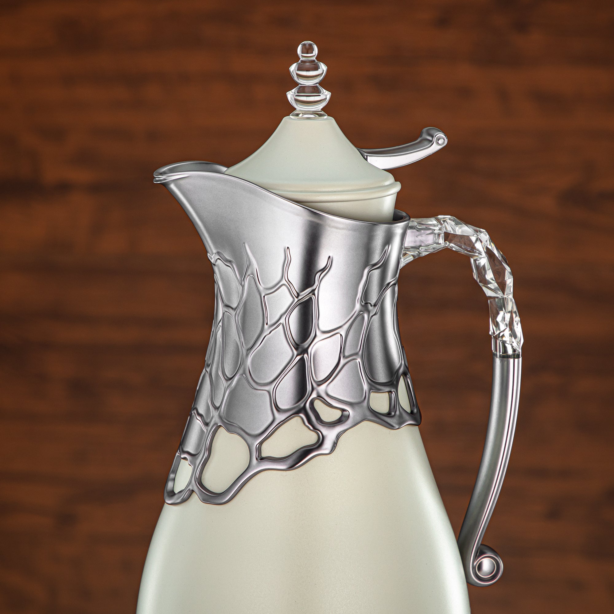 طقم ترامس المرجان بجسم معدني 0.7 لتر و1 لتر بمقبض ABS وأكريليك (VBC-0700/1000 Q330YZE23) – عاجي وفضي مطفي لتقديم الشاي والقهوة