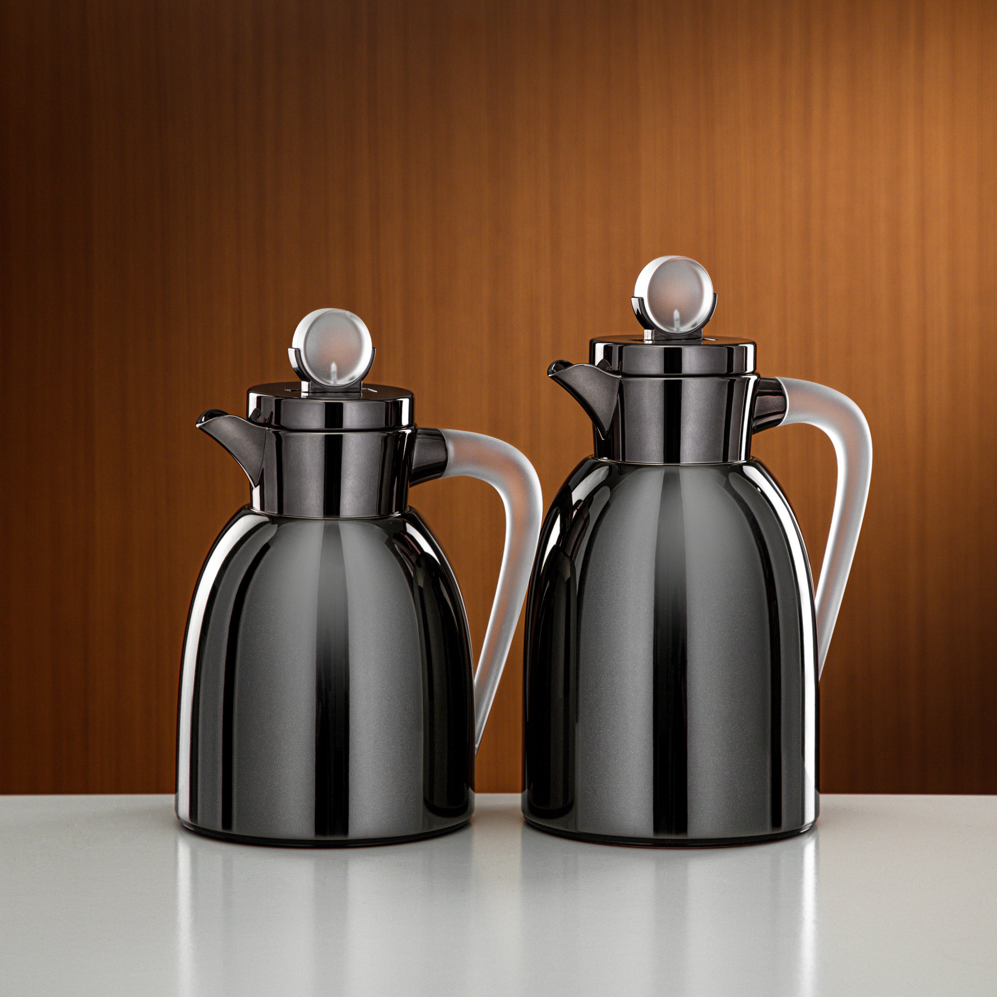 طقم ترامس المرجان 0.7 لتر و1 لتر أسود فحمي وصقيع